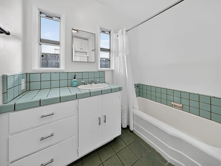 11407 Delano St — Photo 30