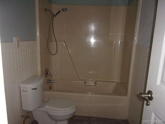 5th image of 730 W Kuhns Ln
