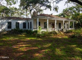 19 Harbor River Dr, Saint Helena Island, SC 29920