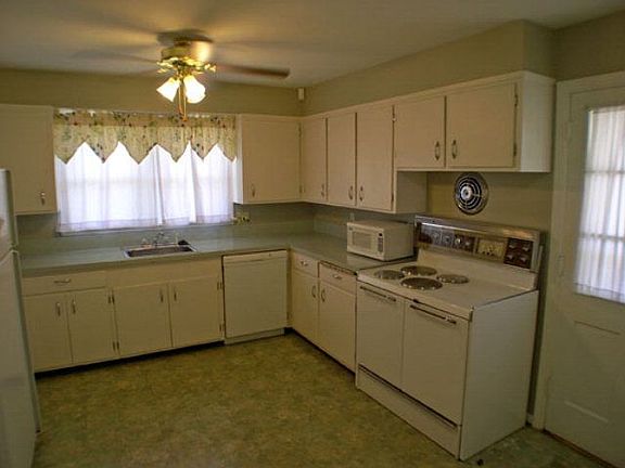 4th image of 307 N Lee St