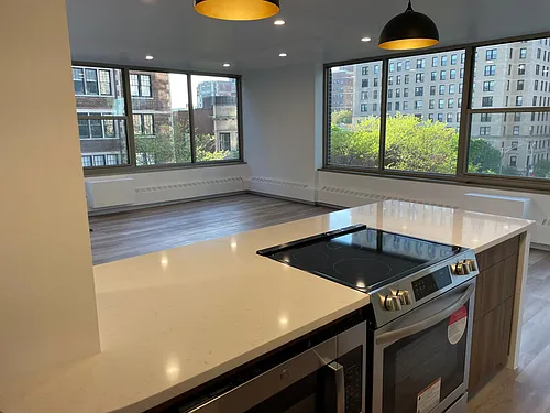 360 W Wellington Ave #5F Photo 1