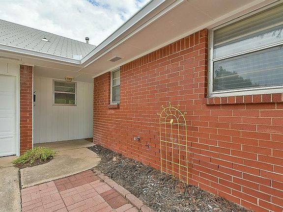 3rd image of 4229 NW 52nd St