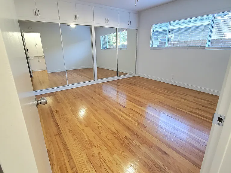 330 Orizaba Ave #7 — Photo 10