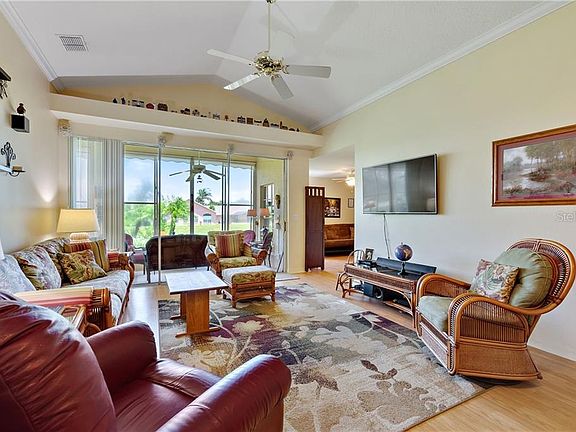 4th image of 222 High Vista Dr