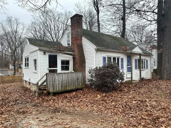 17 Castle St, Southwick, MA 01077