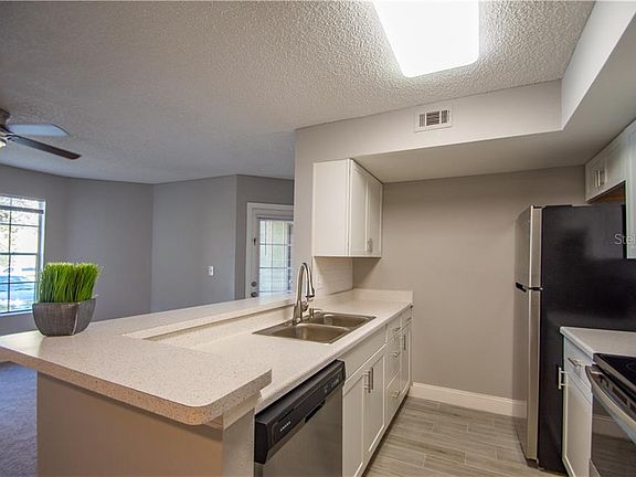 4th image of 405 Fountainhead Cir Unit 147