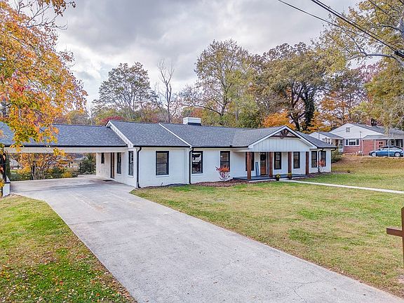4th image of 924 Stoneleigh Rd