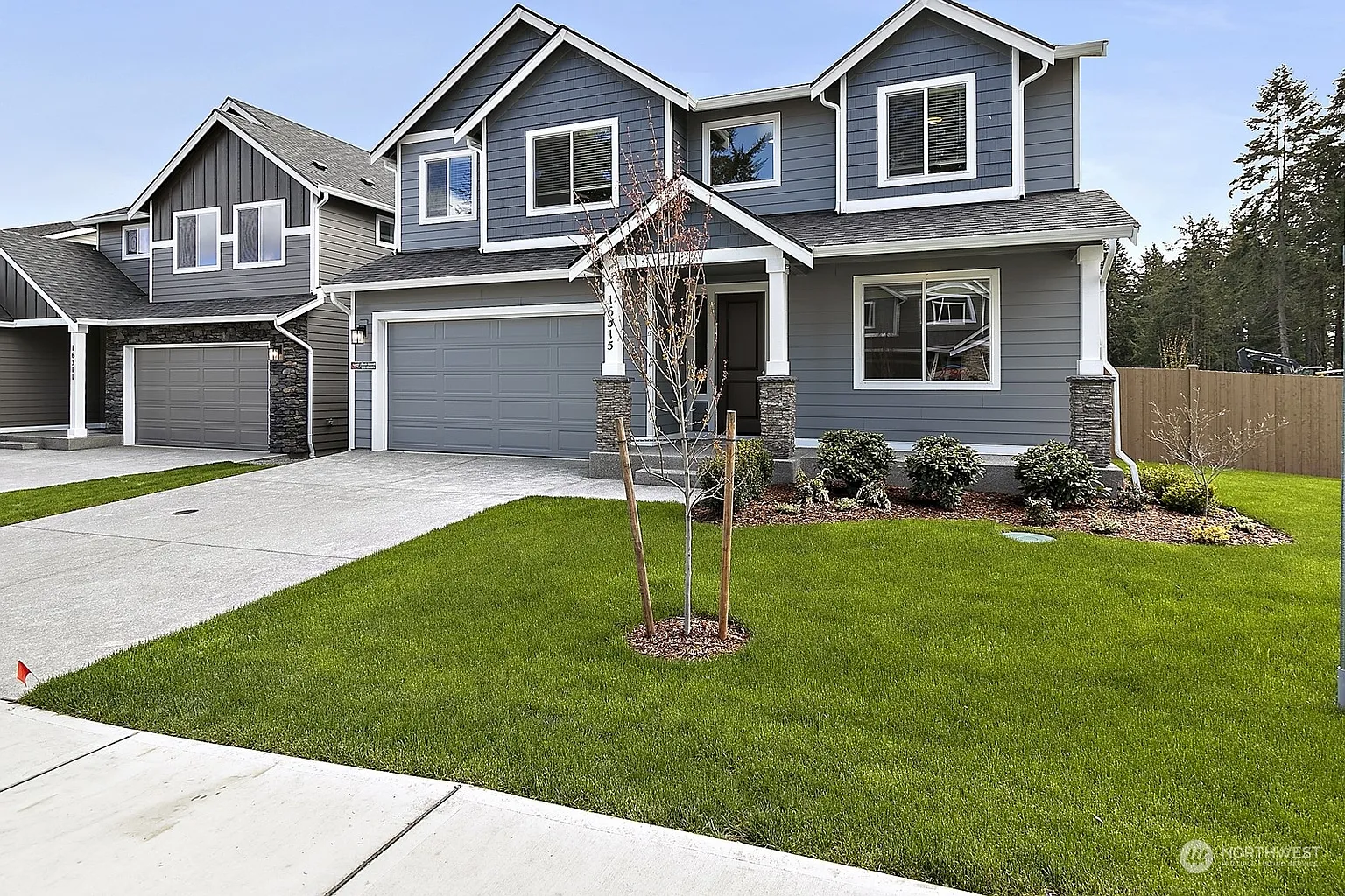 15506 Bergh Court SE photo 1