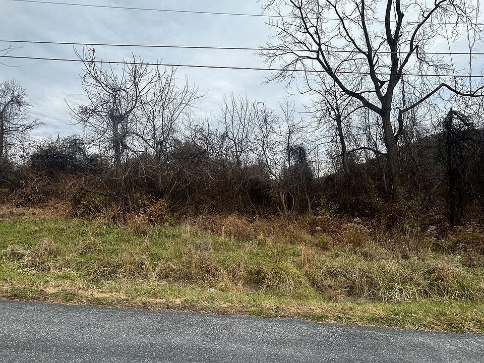 2nd image of 8 Fruitwood Trl