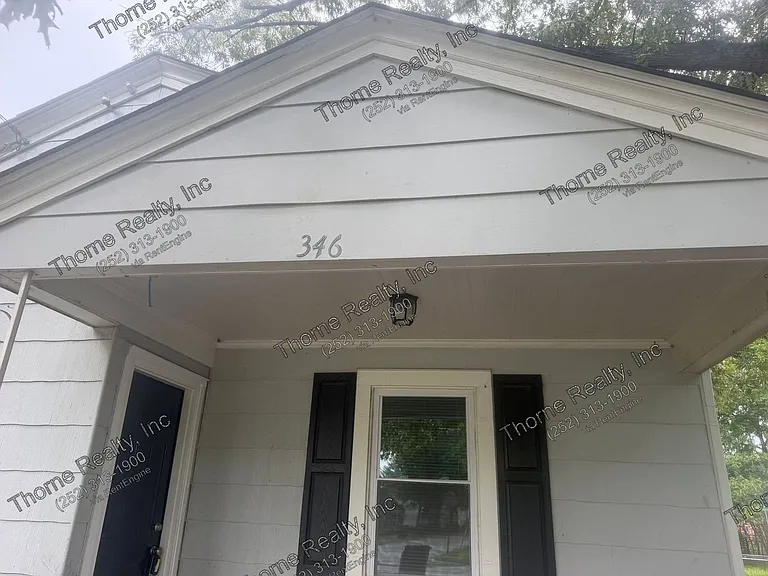 346 Paul St — Photo 1