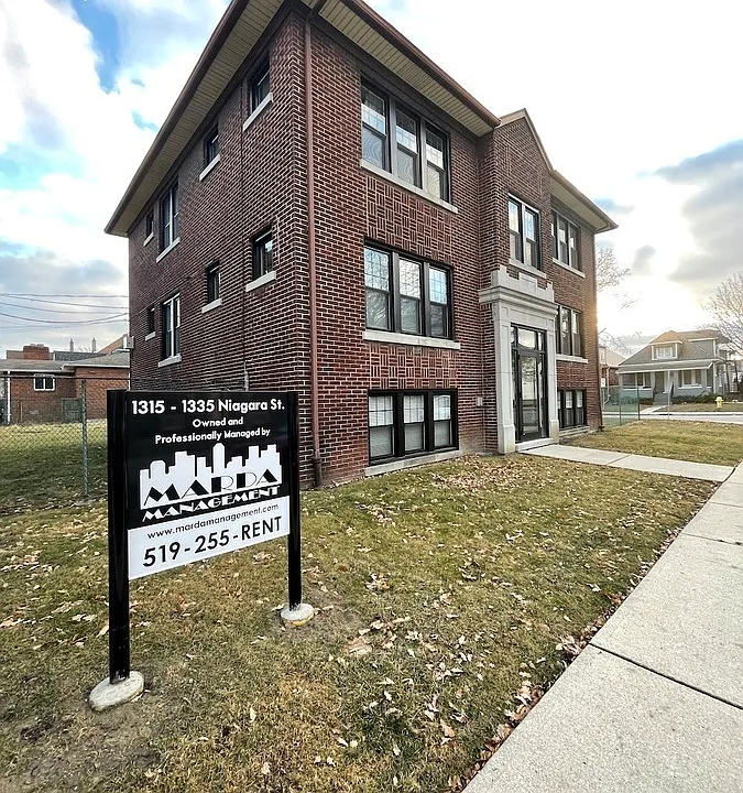 1315 Niagara St #4