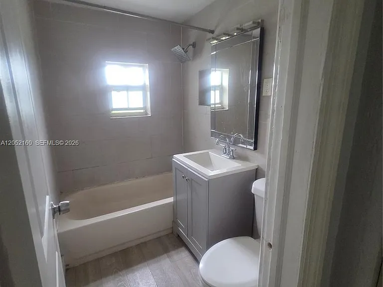4017 SW 24th St #4 — Photo 7