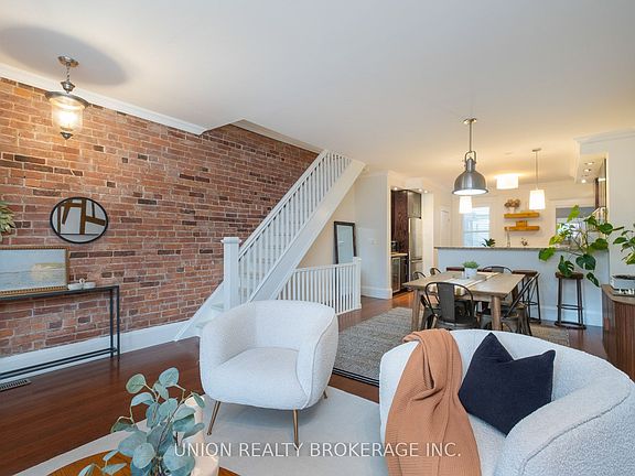 3rd image of 339 Kingston Rd