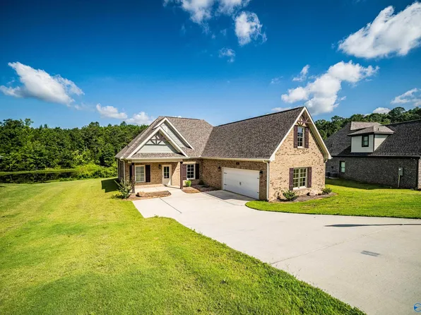 54 Oak Ridge Pl, Union Grove, AL 35175