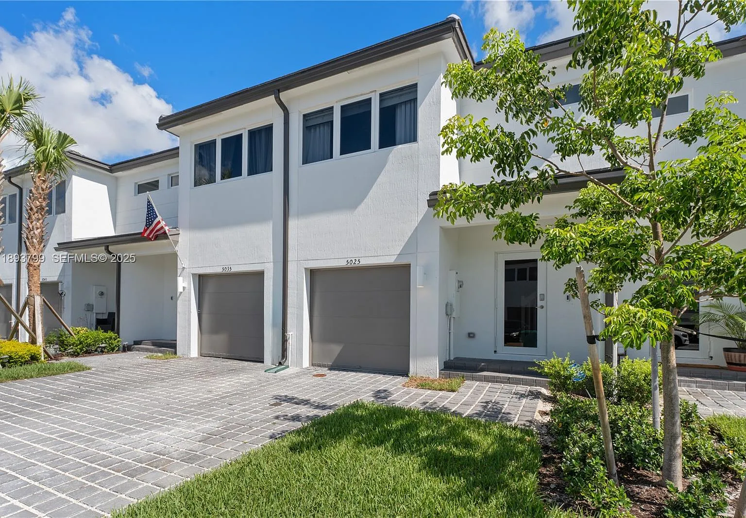 3 bed, 1276 sqft, $3,800 — Photo 1
