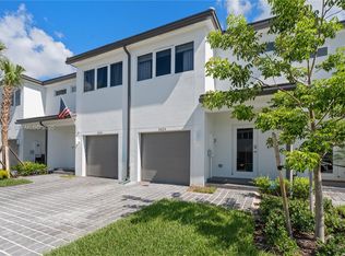 5025 SW 37th St, Hollywood, FL 33023