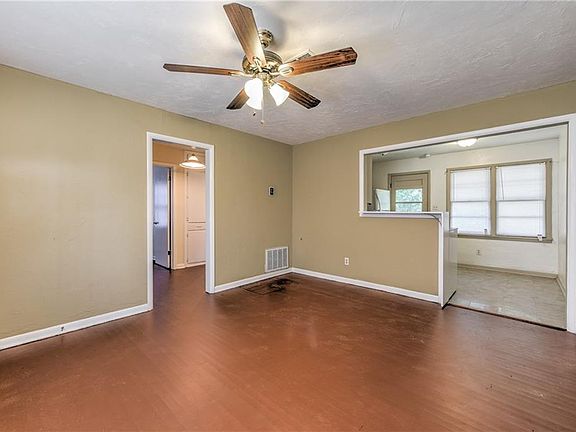 4th image of 1406 Dorchester Dr