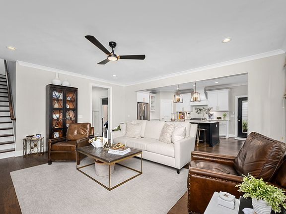 4th image of 5711 Heirloom Dr