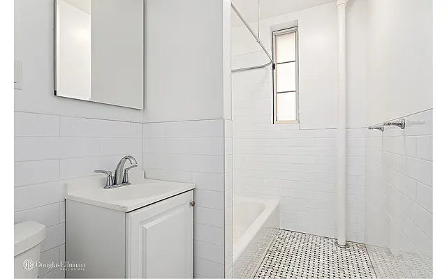 Rented by Douglas Elliman | media 19