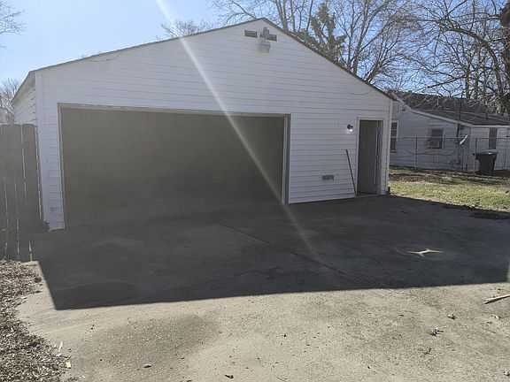 2 Car Garage and Patio