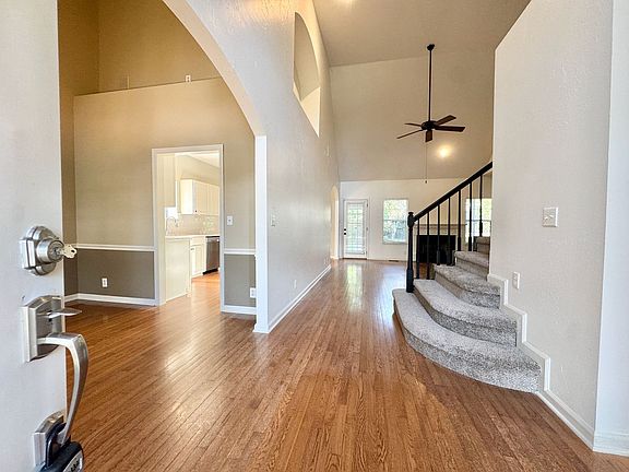 2nd image of 4008 Linden Ct
