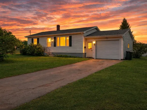 14 Centennial Dr, Kensington, PE C0B 1M0