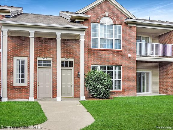 2nd image of 24107 Chesapeake Cir #1