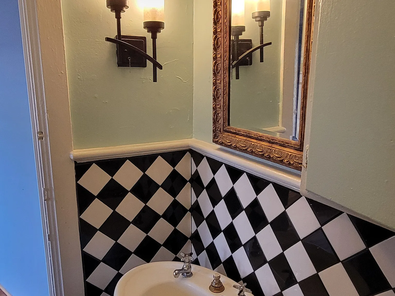 Studio, 550 sqft, $1,250 — Photo 1