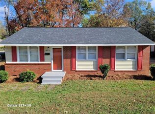 1603 Willow Rd, Greensboro, NC 27401