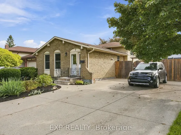 7 Roehampton Ave, Saint Catharines, ON L2M 7K9