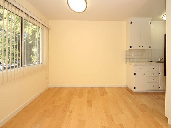 5th image of 246 Hawthorne Ave
