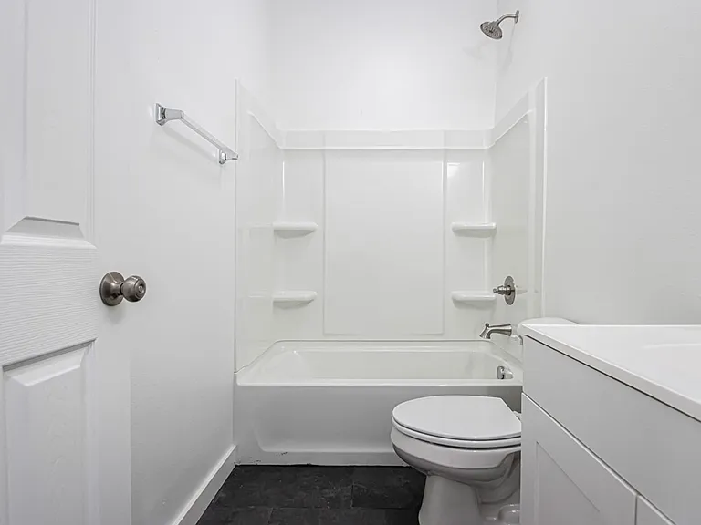215 S Park St — Photo 17