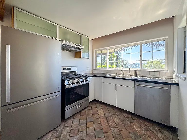 3050 Knob Dr — Photo 14