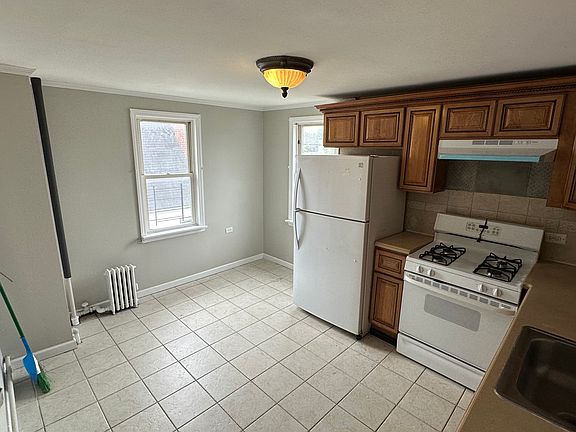 2nd image of 146-44 Farmers Blvd #2