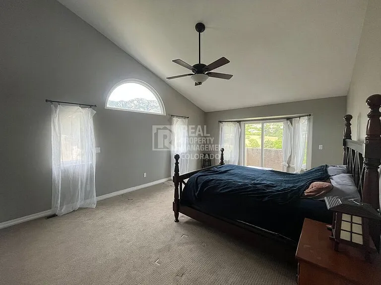 5016 Briscoglen Dr — Photo 4