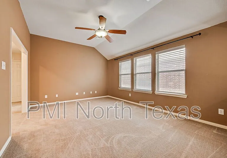 10516 Bolivar Dr — Photo 16