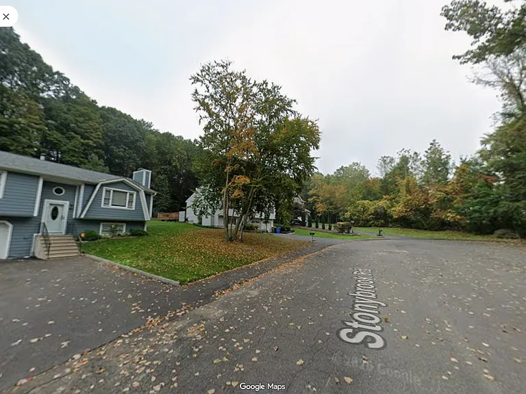 227 Stonybrook Rd — Photo 2