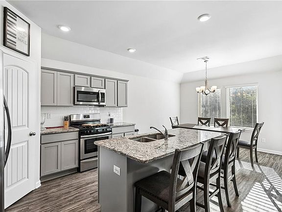 3rd image of 19505 Providence Ridge Blvd