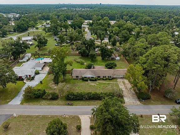 3rd image of 7741 Simmons Dr