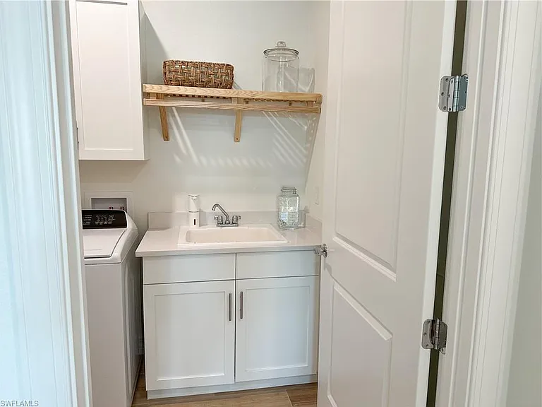 207 Indies Dr E #201 — Photo 27