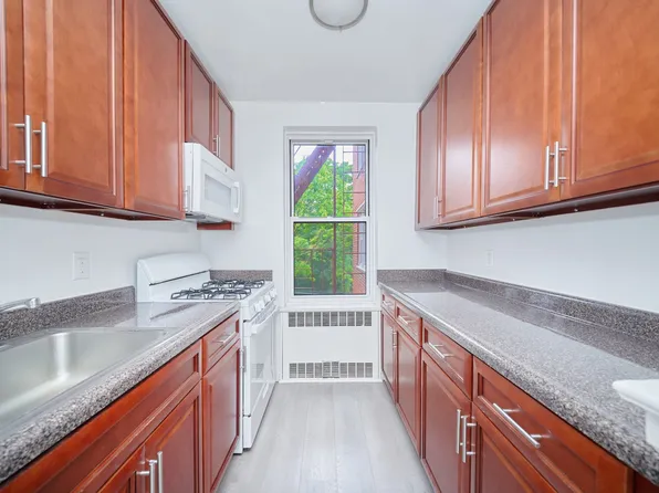500 Kappock Street 2D image 3 of 14
