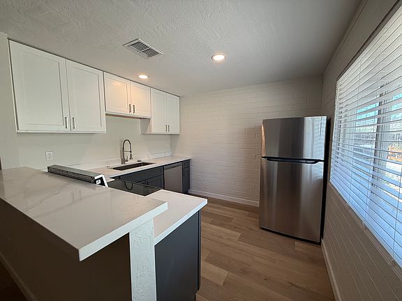 3rd image of 1402 E Roosevelt St APT 2