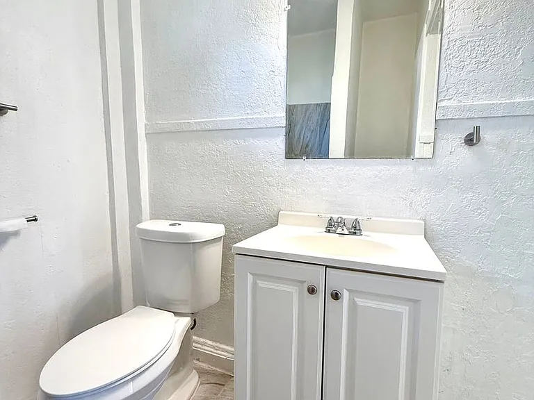 409 Canton St — Photo 20