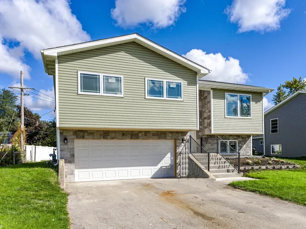 7801 Woodridge Dr, Woodridge, IL 60517