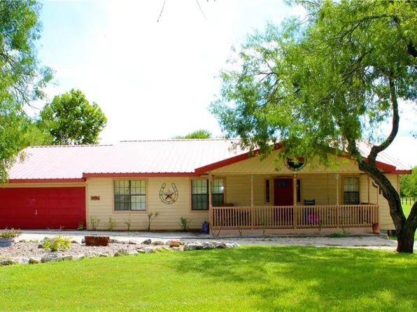 6139 Mockingbird Ln, Mathis, TX 78368