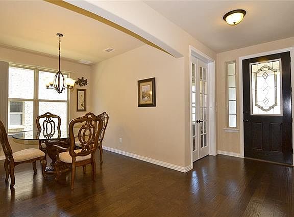 2nd image of 1316 Poplar Dr