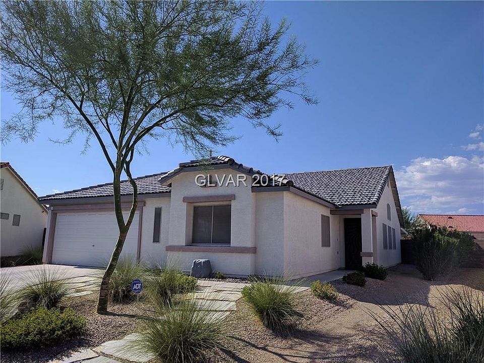 1st image of 522 Canyon Falls Way