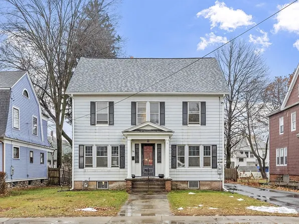 16 Westfield Rd, Holyoke, MA 01040