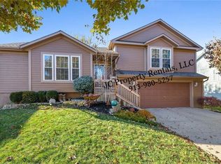 504 Stone Creek Dr, Gardner, KS 66030