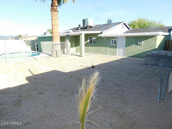 5th image of 5612 W WILSHIRE Drive